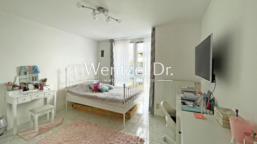 Traumhafte & lichtdurchflutete Wohnung mit TG-Stellplatz! - Zimmer 2