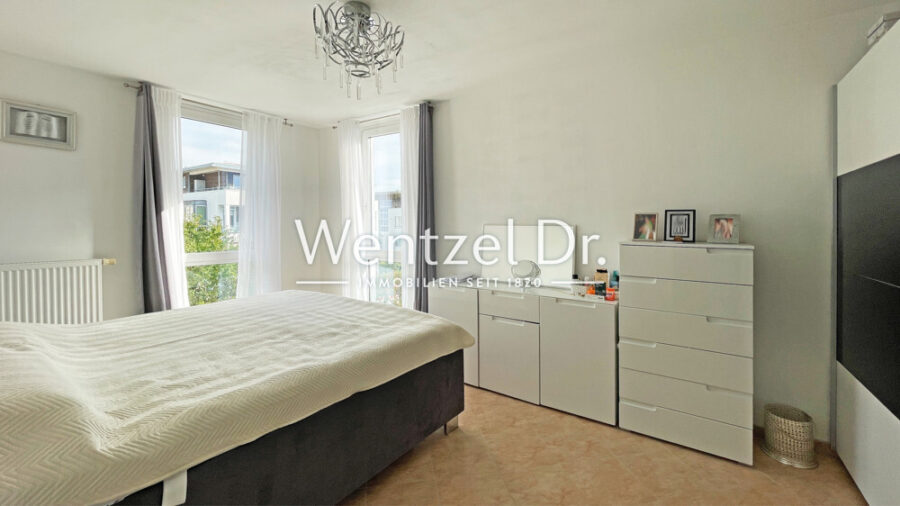 Traumhafte & lichtdurchflutete Wohnung mit TG-Stellplatz! - Zimmer 3