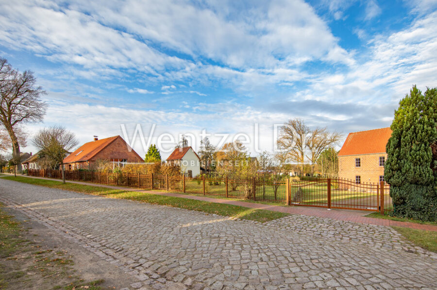 Exklusives Einfamilienhaus mit historischem Charme und modernem Komfort - Außenansicht