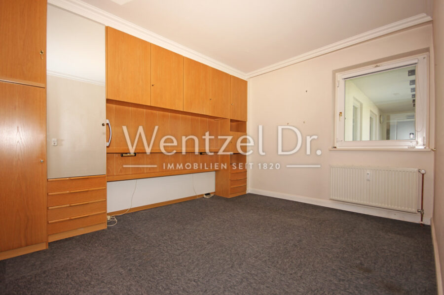 PROVISIONSFREI für Käufer – Weitblick! 3-Zimmer-ETW mit TG und Balkon in beliebter Uferstraße - Zimmer 1