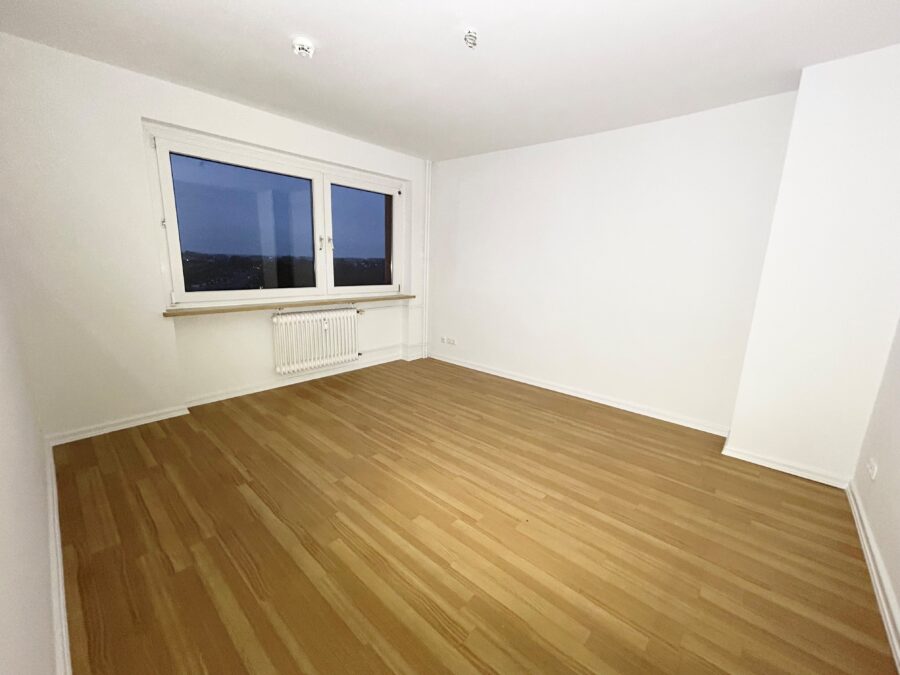 Attraktive 2-Zimmerwohnung mit Balkon und Blick ins Grüne - Schlafzimmer