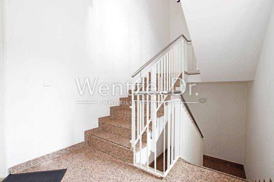 PROVISIONSFREI für Käufer - 3-Zimmer-Maisonettewohnung mit Charme im Herzen von Grevesmühlen - Treppenhaus