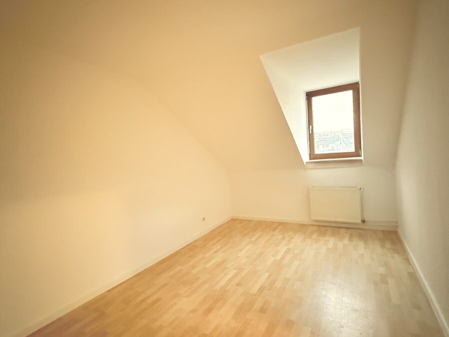 Wunderschöne 4-Zimmer Wohnung, zentral in Wiesbaden - Kleines Zimmer