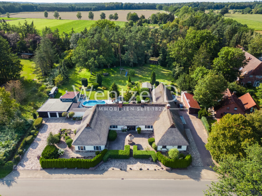 PROVISIONSFREI für Käufer – Exklusives Anwesen – Der Eibenhof - Luftbild