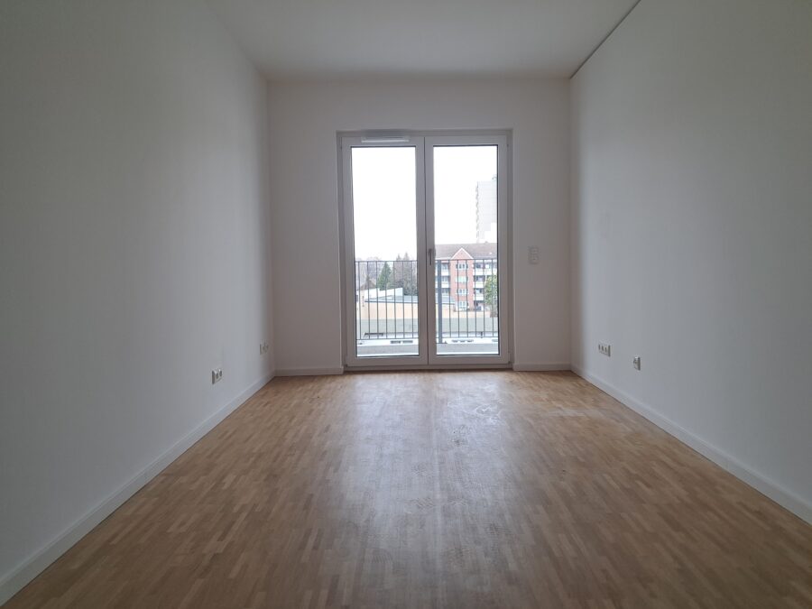 Großzügige 4 Zimmerwohnung mit Balkon und Loggia - Schlafzimmer