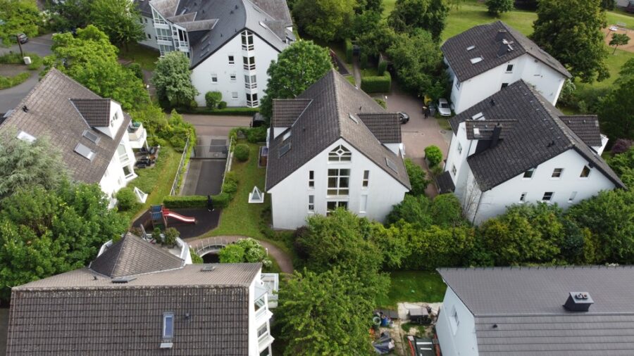 Lichtdurchflutete Maisonette-Wohnung mit Balkon in Wiesbaden-Sonnenberg zu verkaufen - Impression