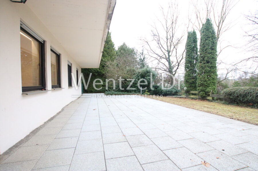 Viel Platz zum Leben und Träumen – Einfamilienhaus mit großem Garten - Terrasse